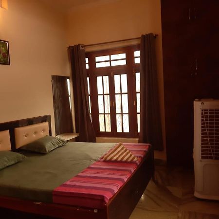 Paarijaat Homestay & Guesthouse Ayodhya Exterior foto
