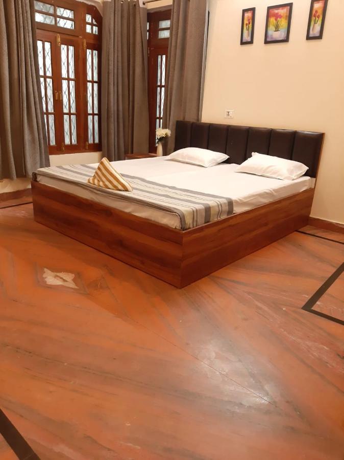 Paarijaat Homestay & Guesthouse Ayodhya Exterior foto