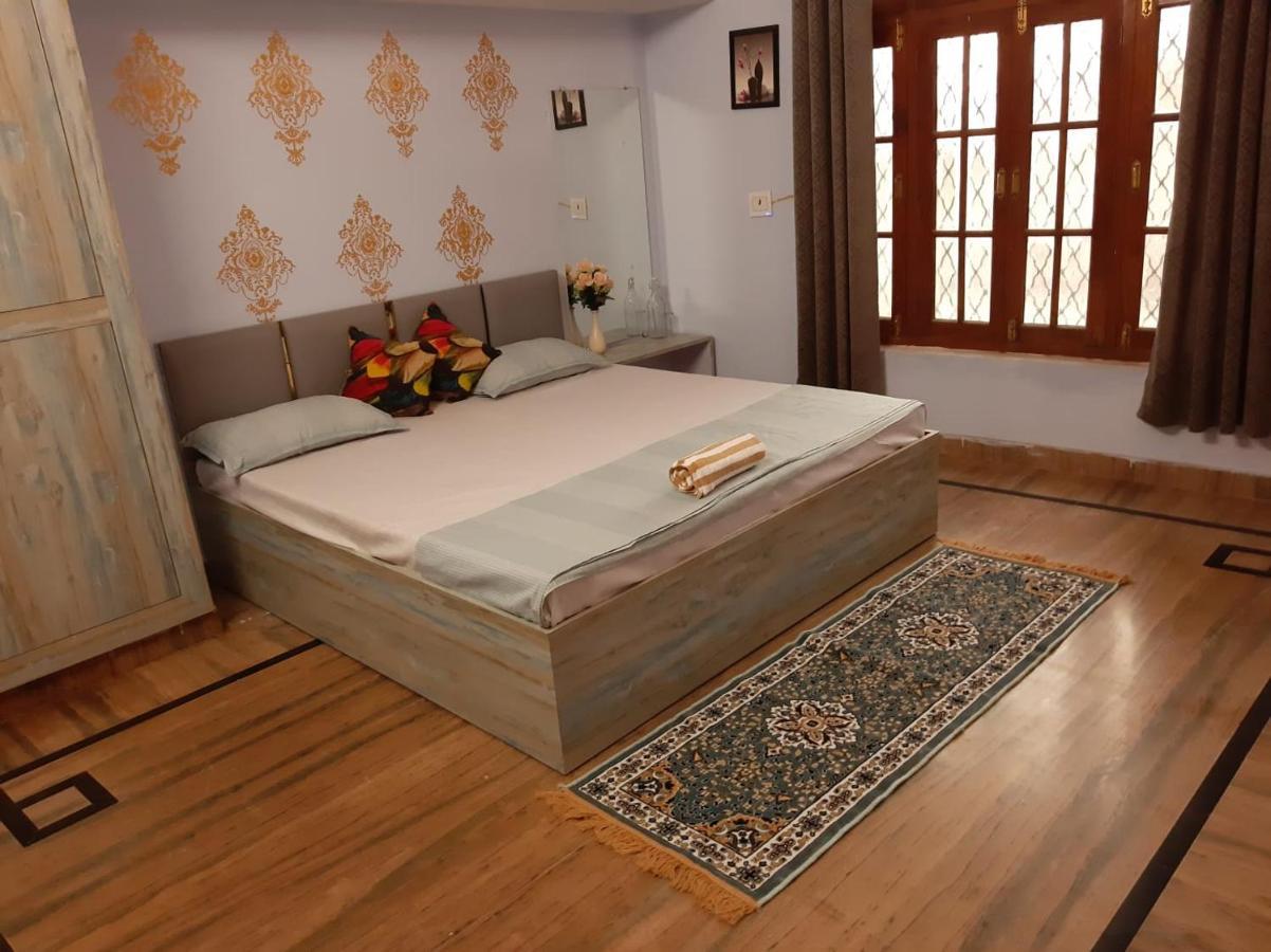 Paarijaat Homestay & Guesthouse Ayodhya Exterior foto