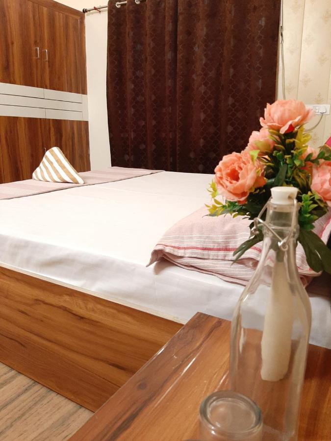 Paarijaat Homestay & Guesthouse Ayodhya Exterior foto